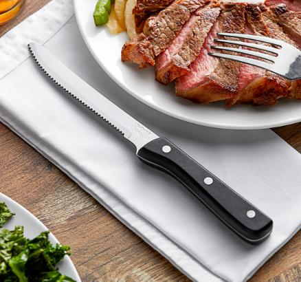 Understanding The Unique Benefits of Wood Handle Steak Knives