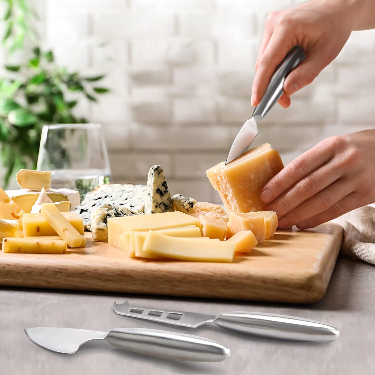 How To Use A Butter Knife?