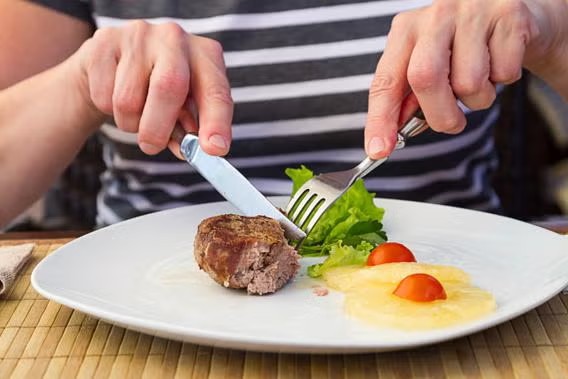 Are Serrated Steak Knives Better Than Straight-Edged?
