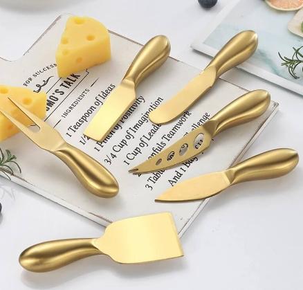 What Are The Benefits of Using A Cheese Spreader?