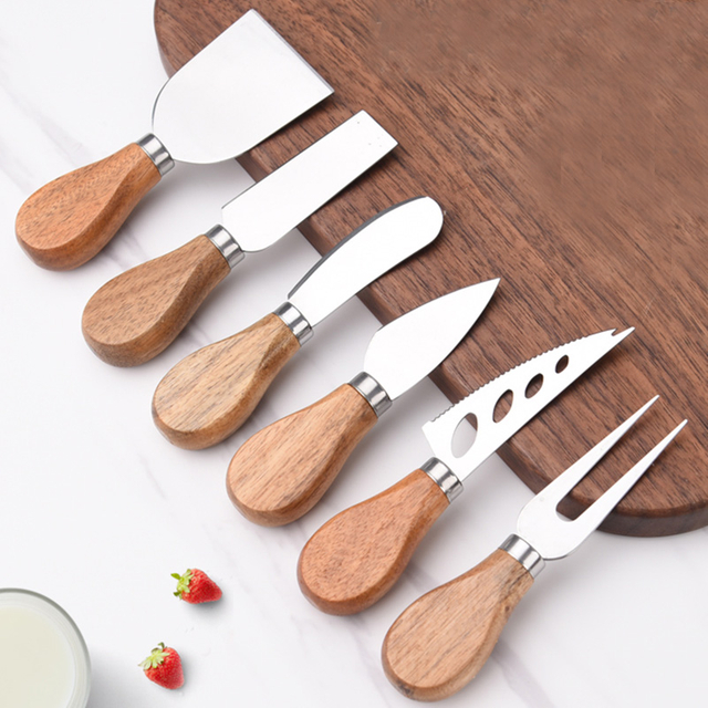 Compact Cheese Knives
