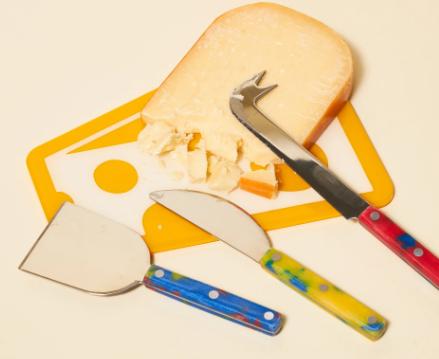 Are All Stainless Steel Cheese Knives The Same in Terms of Safety?